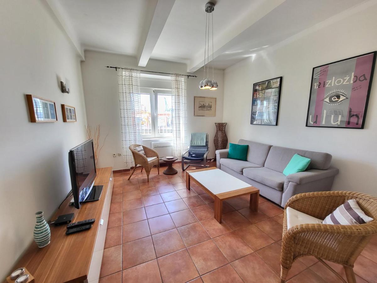 Apartment Sablicevo - Near The Beach Рієка Екстер'єр фото